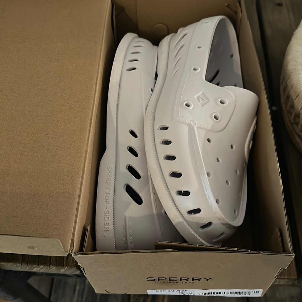 Brand new men’s white Sperrys